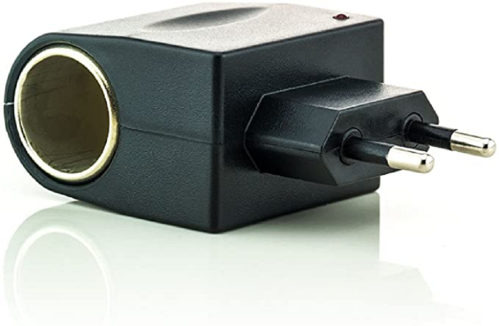 Adapterstecker von 12V auf 220V Steckdose